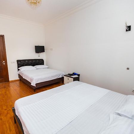 Yan Hotel Єреван Екстер'єр фото