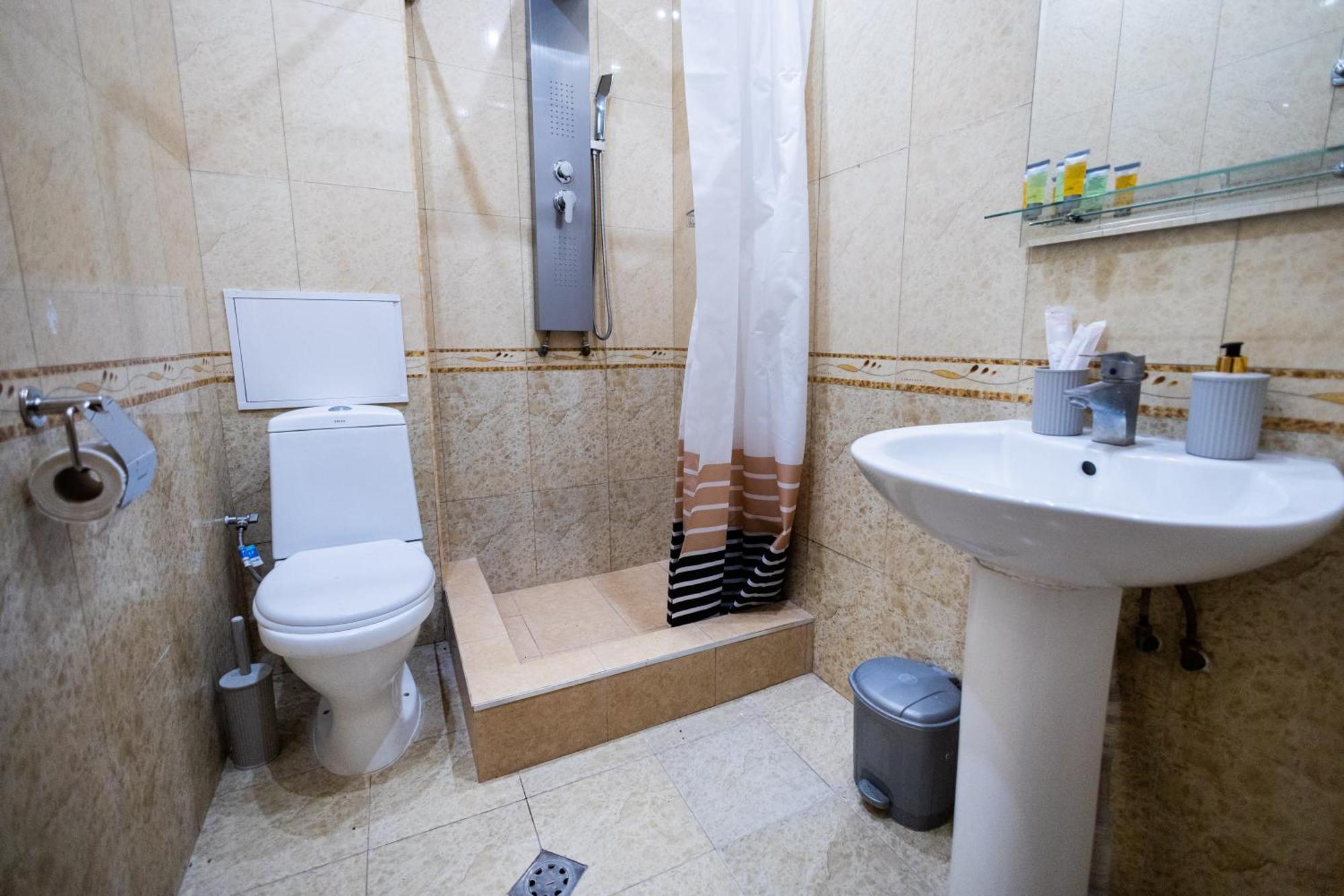 Yan Hotel Єреван Екстер'єр фото