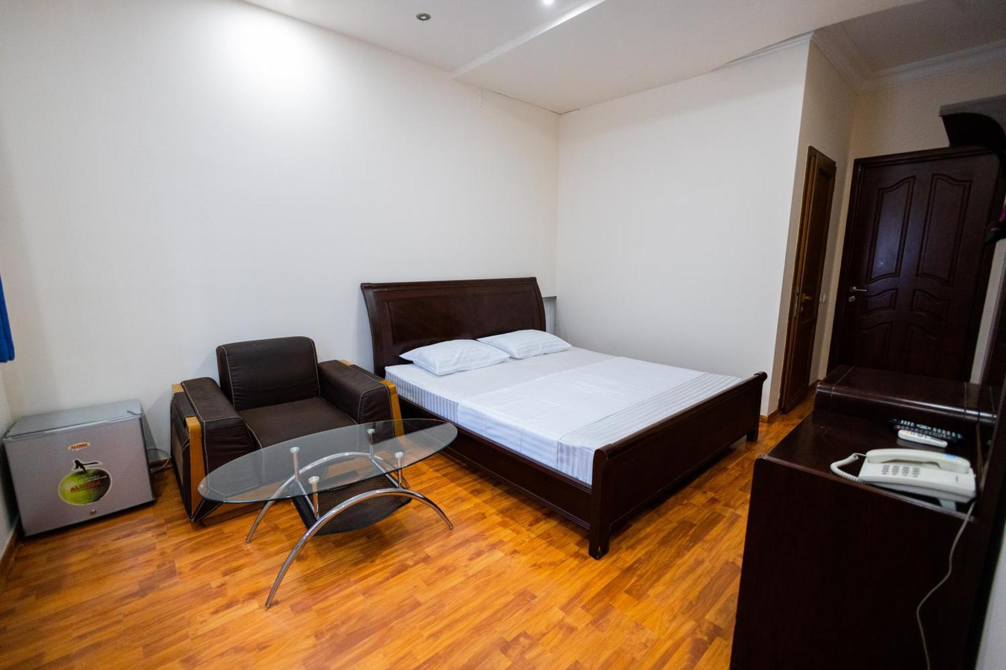 Yan Hotel Єреван Екстер'єр фото