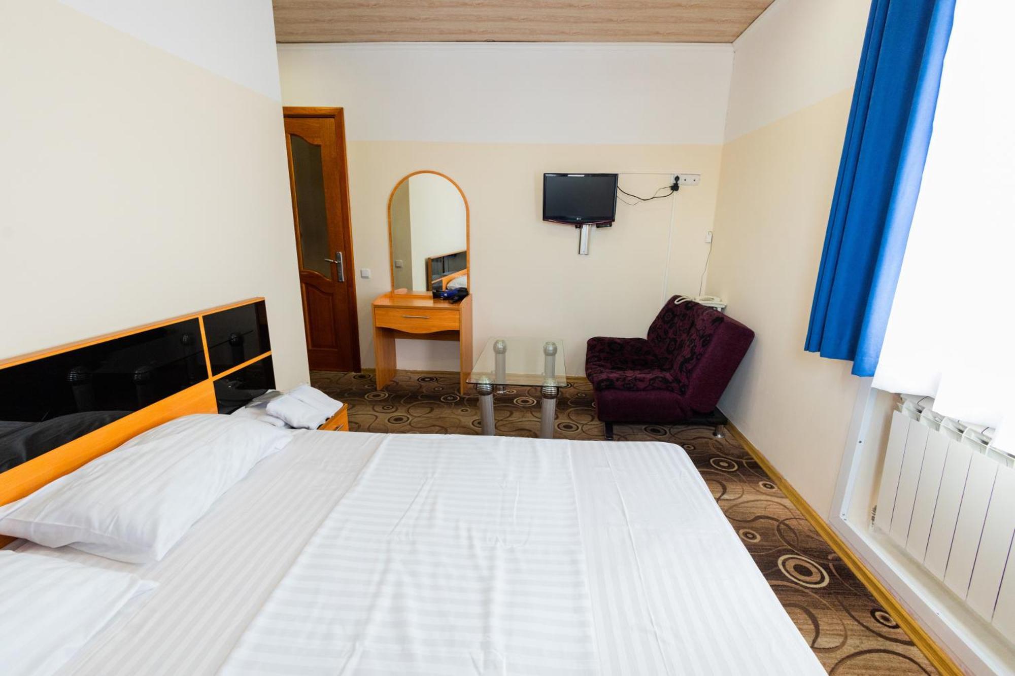 Yan Hotel Єреван Екстер'єр фото