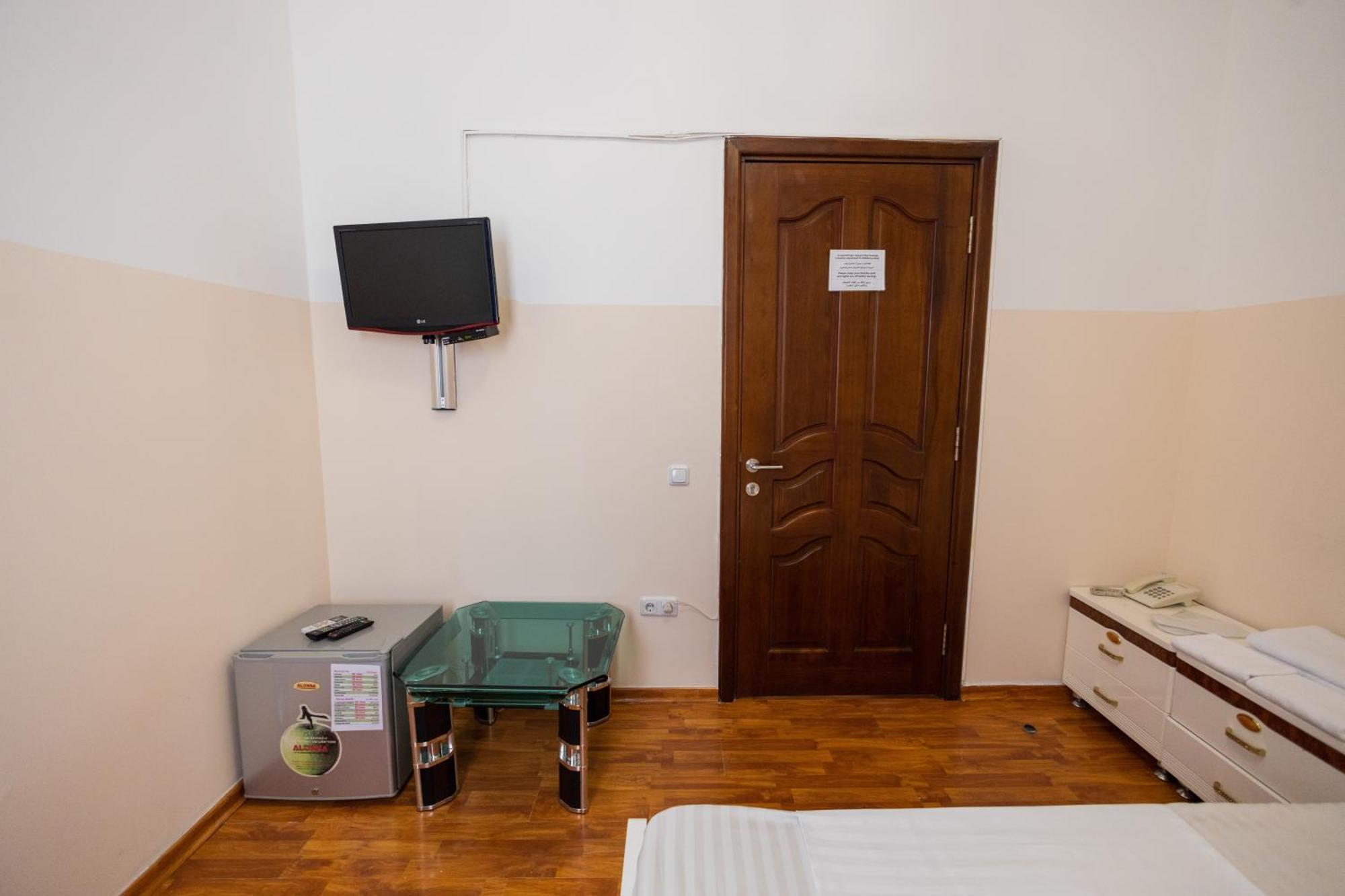 Yan Hotel Єреван Екстер'єр фото