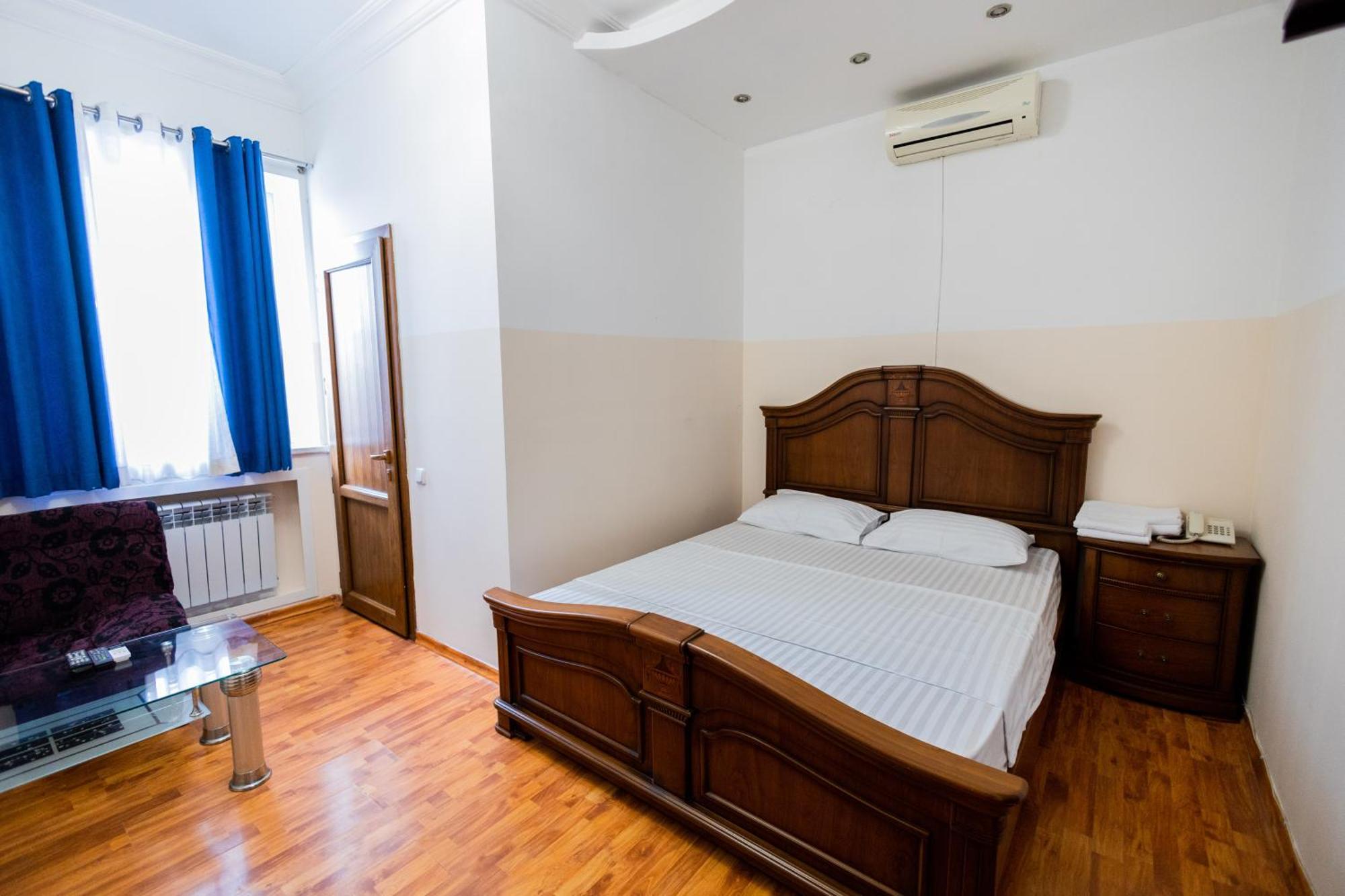 Yan Hotel Єреван Екстер'єр фото