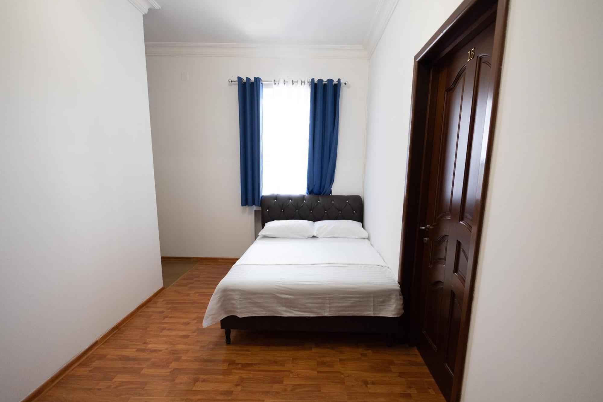 Yan Hotel Єреван Екстер'єр фото