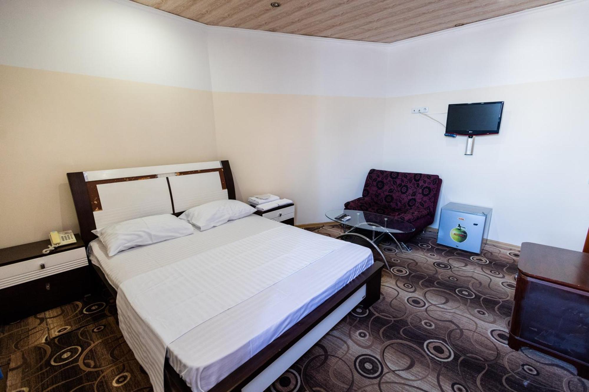 Yan Hotel Єреван Екстер'єр фото