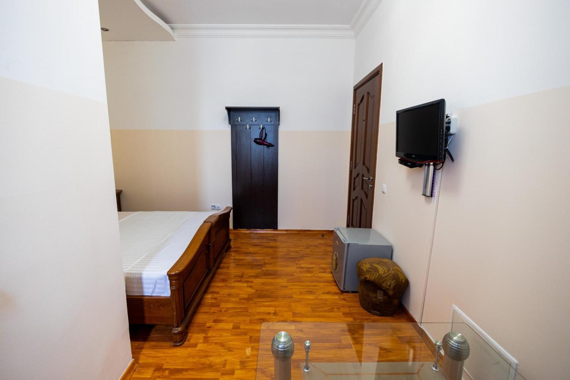 Yan Hotel Єреван Екстер'єр фото