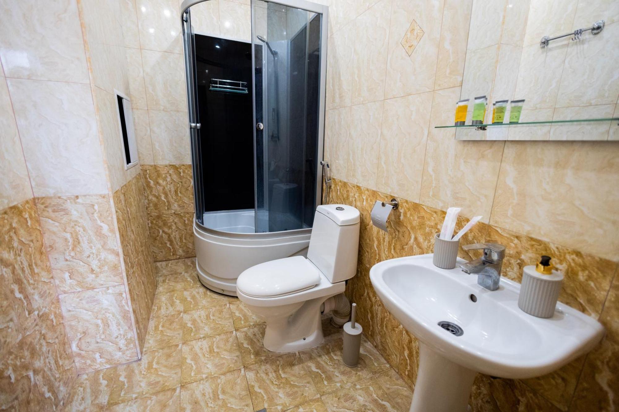 Yan Hotel Єреван Екстер'єр фото