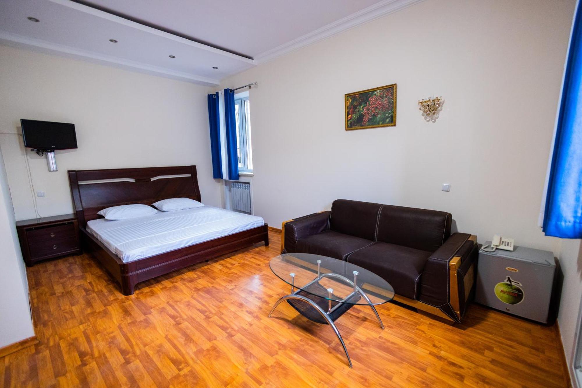 Yan Hotel Єреван Екстер'єр фото